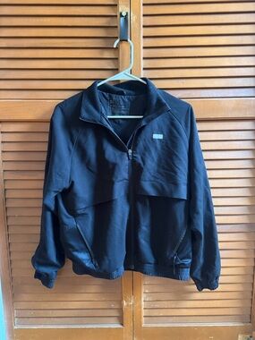 Figs women’s Black Sydney Scrub Jacket